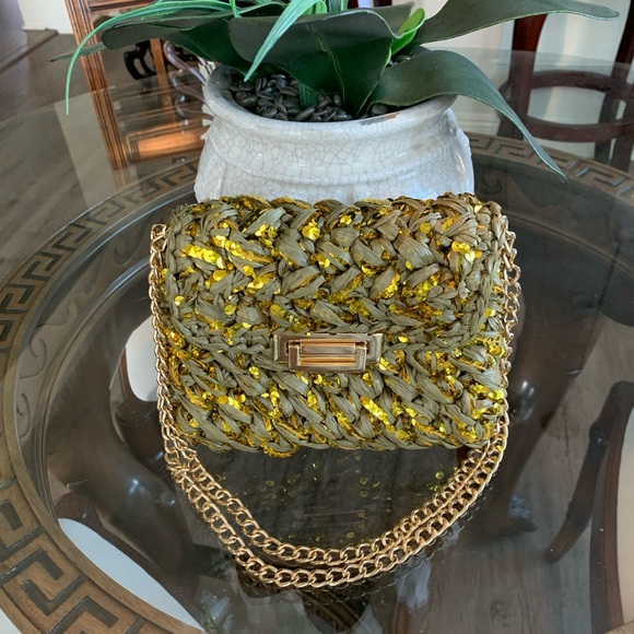 🤍🤍LORENZA GANDAGLIA BAR S RAFFIA & SEQUINS CLUTCH WITH GOLD CHAIN! 🤍🤍SALE - Picture 1 of 7